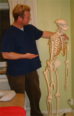 Fredfik f&ouml;revisar min personliga kroppsh&aring;llning...