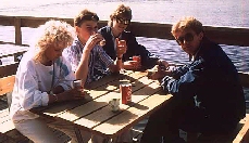 Fika p&aring fj&auml;derholmarna.