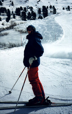 Jenny n&auml;rmar sig tr&auml;dgr&auml;nsen.