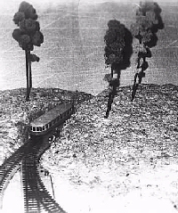 En motorvagn littera Y7 l&auml;mnar
Rudansj&ouml; station en gr&aring; eftermiddag.