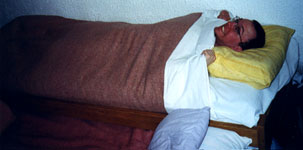 Jonas riktigt omsorgsfullt nedb&auml;ddad