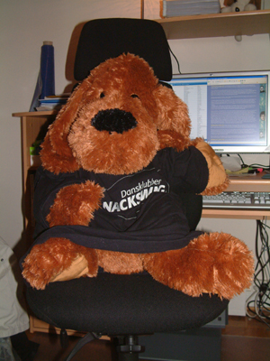 En hund v&auml;l v&auml;rd att befria fr&aring;n leksaksavdelningen p&aring; &Aring;hl&eacute;ns i Hudik...