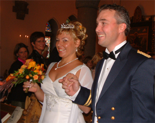 Bild fr&aring;n utt&aring;get i kyrkan, vid vigseln av Johan och Pernilla.